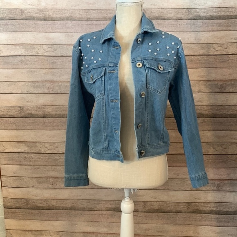 Candies Women’s Jean Jacket Size XS.